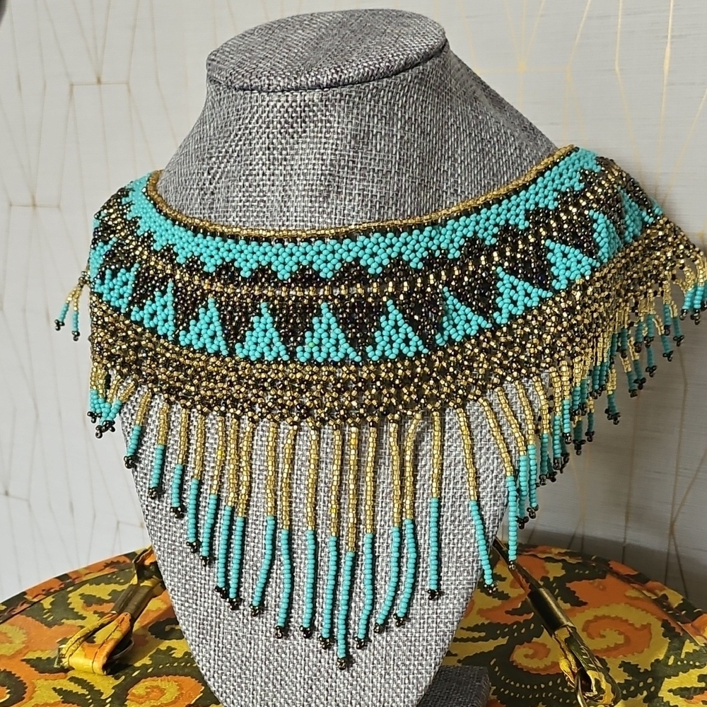 Vintage 70 Elegant Beaded Necklace in Turquoise and Gold